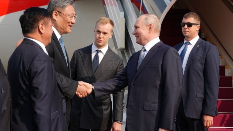 Russia and China Forge Stronger Ties Amidst Diplomatic Challenges